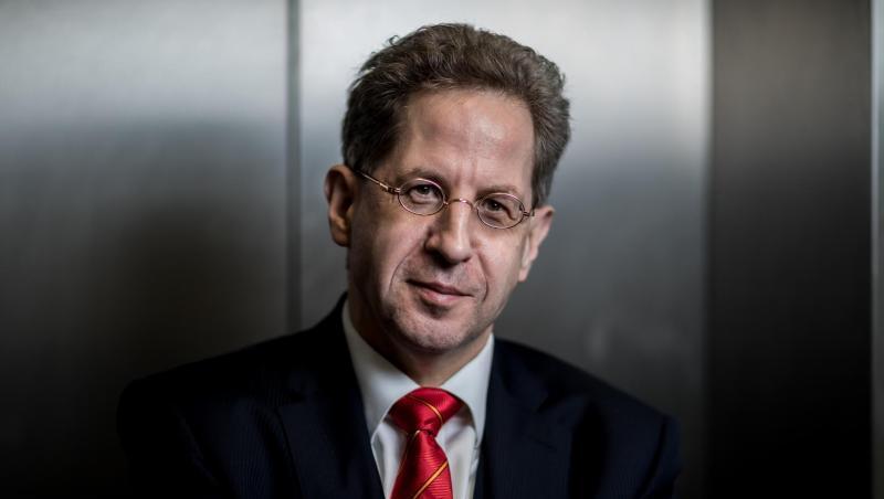 Ex-Verfassungsschutzpräsident Hans-Georg Maaßen sieht erhebliche Versäumnisse in der Migrationspolitik von Kanzlerin Merkel und der Europäischen Union. Ex-Verfassungsschutzpräsident Hans-Georg Maaßen sieht erhebliche Versäumnisse in der Migrationspolitik von Kanzlerin Merkel und der Europäischen Union.