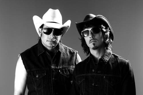 Da tanzt das Fleckvieh &ndash; The BossHoss zeigen, dass Country und Rock sich zu einer explosiven Mischung verbinden.
