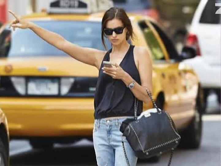 Irina Shayk bei der Taxisuche - fern Brasiliens und ihres Freundes Cristiano Ronaldo