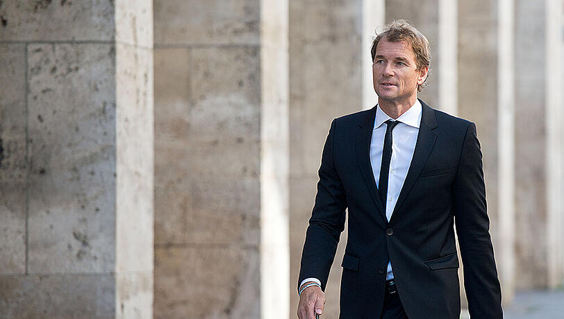 Teures Nachspiel: Jens Lehmann wehrt sich gegen die hohe Geldstrafe. Teures Nachspiel: Jens Lehmann wehrt sich gegen die hohe Geldstrafe.