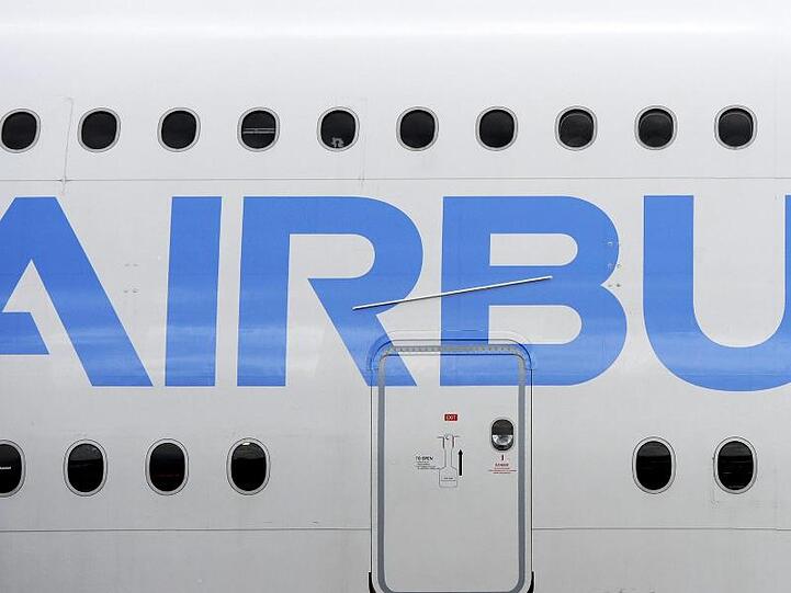 Weltweit will Airbus wegen der Coronakrise 15.000 Stellen streichen.