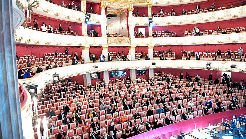 Die Bayerische Staatsoper mit ihren 2.100 Plätzen vor Beginn der ausverkauften Premiere von "7 Deaths of Maria Callas", die 500 Besucher sehen durften.