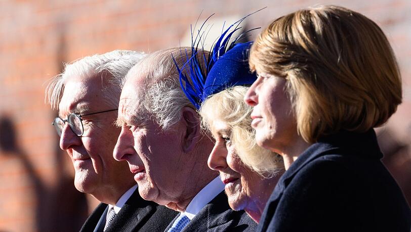 Bundespr&auml;sident Frank-Walter Steinmeier und First Lady Elke B&uuml;denbender wurden mit milit&auml;rischen Ehren auf Schloss Windsor empfangen.