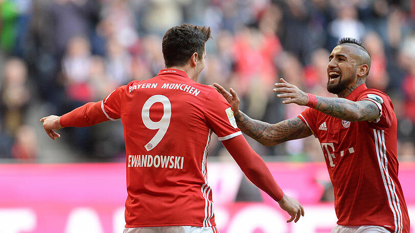 Die Bayern gewinnen souverän gegen Eintracht Frankfurt.
