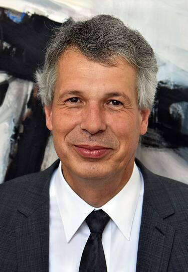 AZ-Interview mit Andreas Zapf. Der Facharzt für Innere Medizin und Öffentliches Gesundheitswesen ist Präsident des Bayerischen Landesamts für Gesundheit.