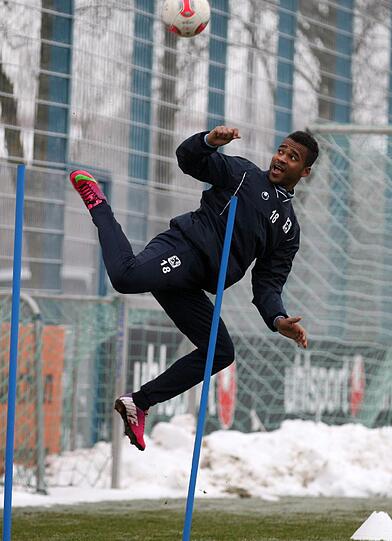 Neuzugang Ola Kamara beim Löwen-Training.