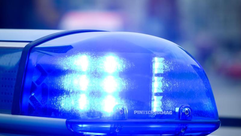 Blaulicht an einem Polizeiauto. Foto: Patrick Pleul/dpa/Symbolbild Blaulicht an einem Polizeiauto. Foto: Patrick Pleul/dpa/Symbolbild