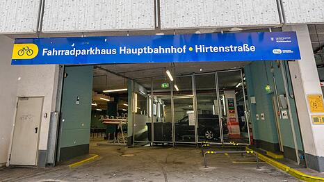 Das Angebot in der Erdgeschossebene des Kfz-Parkhauses Marsstra&szlig;e umfasst 256 Fahrradstellpl&auml;tze.