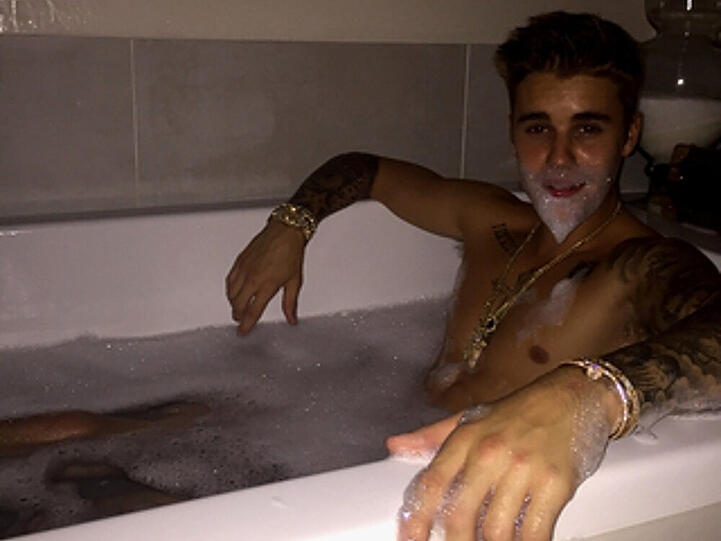 Justin Bieber im Schaumbad