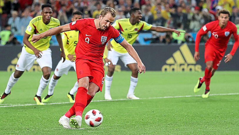 Englands Torjäger Harry Kane trifft per Strafstoß zum 1:0 gegen Kolumbien - und später legte er im dramatischen Elfmeterschießen nach. Englands Torjäger Harry Kane trifft per Strafstoß zum 1:0 gegen Kolumbien - und später legte er im dramatischen Elfmeterschießen nach.