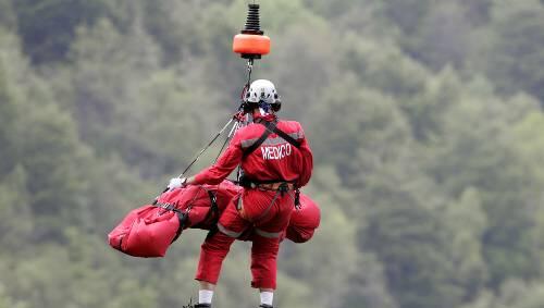 Wurde nach seinem Horrorsturz im Hubschrauber ins Krankenhaus gebracht: Pedro Horrillo. Wurde nach seinem Horrorsturz im Hubschrauber ins Krankenhaus gebracht: Pedro Horrillo.