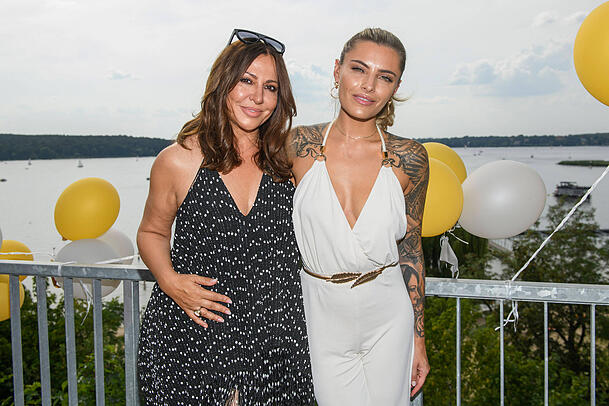 Mit ihrer Tochter Sophia (re.) zu konkurrieren, kommt für Simone Thomalla nicht in Frage. Mit ihrer Tochter Sophia (re.) zu konkurrieren, kommt für Simone Thomalla nicht in Frage.