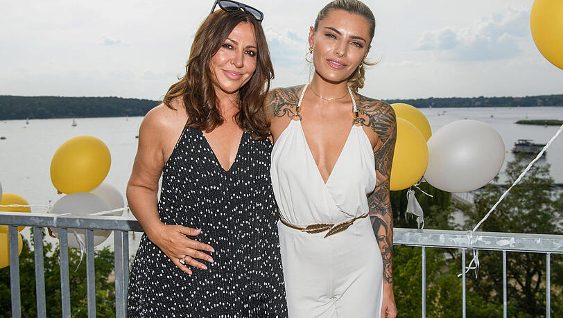 Mit ihrer Tochter Sophia (re.) zu konkurrieren, kommt für Simone Thomalla nicht in Frage. Mit ihrer Tochter Sophia (re.) zu konkurrieren, kommt für Simone Thomalla nicht in Frage.