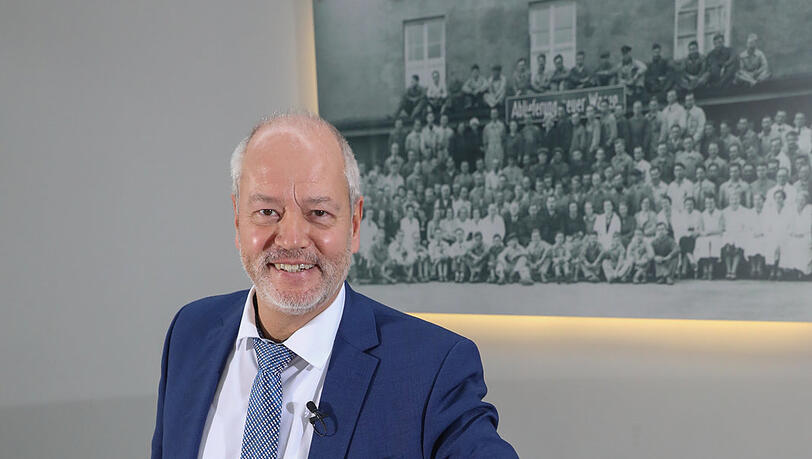 Michael Rappl, Geschäftsführer des Autohauses Häusler, mit dem Schlüssel des Opel Corsa. Michael Rappl, Geschäftsführer des Autohauses Häusler, mit dem Schlüssel des Opel Corsa.