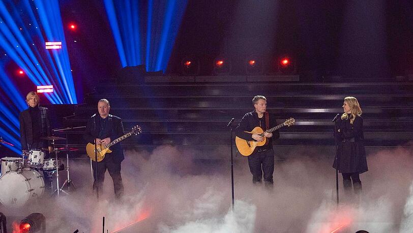 The Kelly Family haben ihr Konzert in Halle abgebrochen, nachdem ein Mann im Publikum gestorben ist.