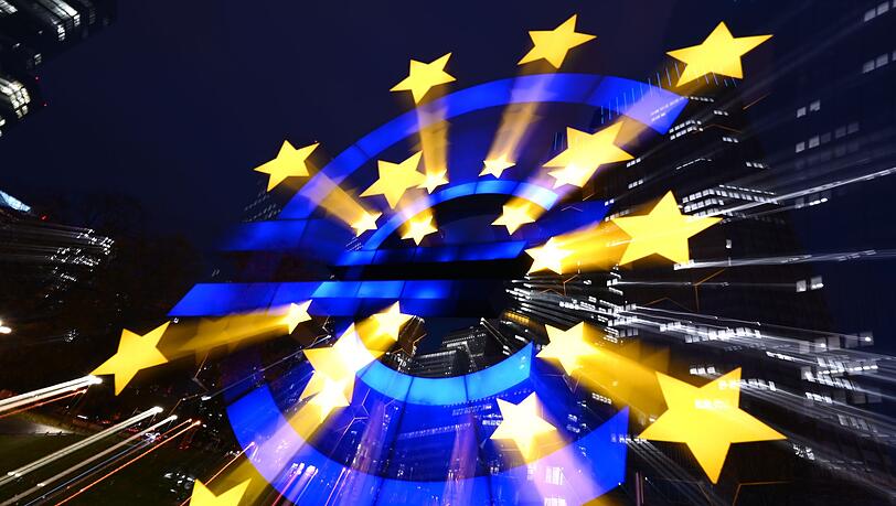 Die EZB will die internationale Rolle des Euro an den Finanzmärkten stärken. Die EZB will die internationale Rolle des Euro an den Finanzmärkten stärken.