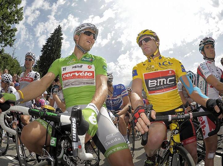 Vor der Etappe hatte der Australier Cadel Evans (r) noch das Gelbe Trikot.