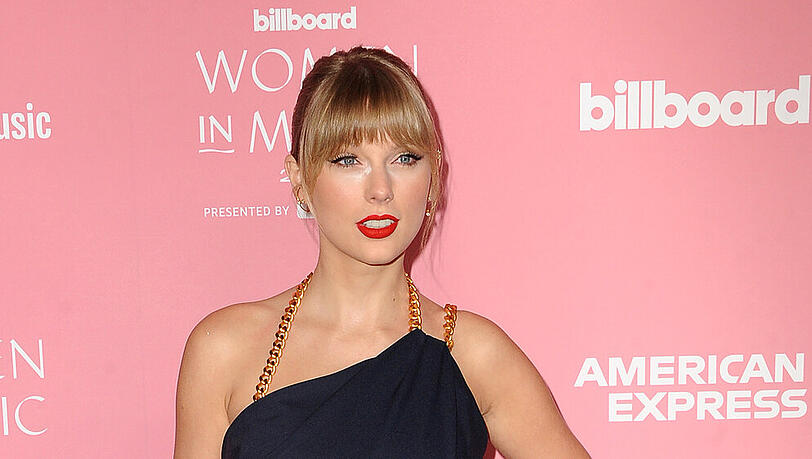 Taylor Swift verwandelt sich in Video zu "The Man" zum Mann.