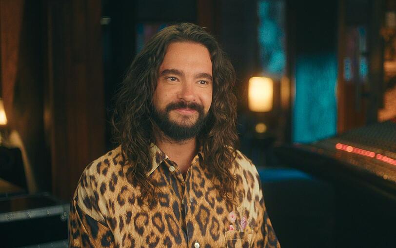 In der Netflix-Serie "Kaulitz & Kaulitz" kritisiert Tom Kaulitz (Bild) den Flirt seines Bruders Bill mit Jannik Kontalis. Letzterer setzt sich nun zur Wehr.