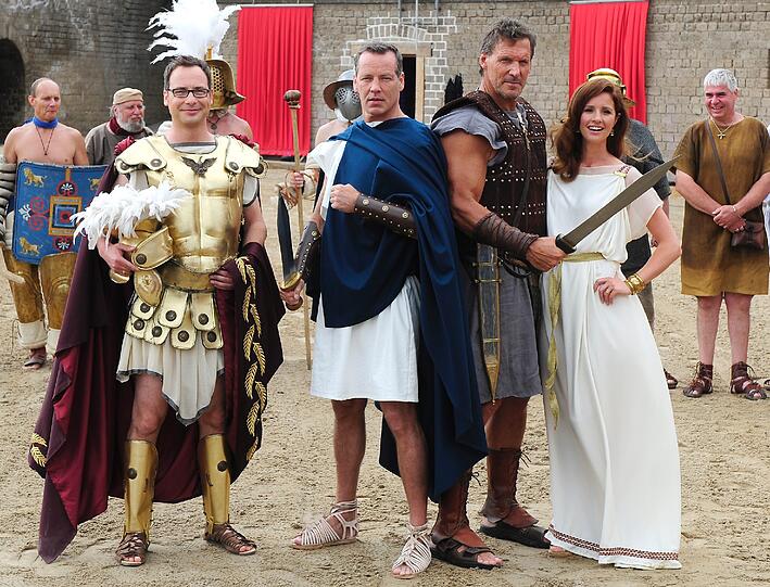 Mit dem drei Stunden langen Live-Spektakel aus dem Amphitheater in Xanten sollte spielerisch Wissen über die alten Römer vermittelt werden. Die Bilder aus der Show