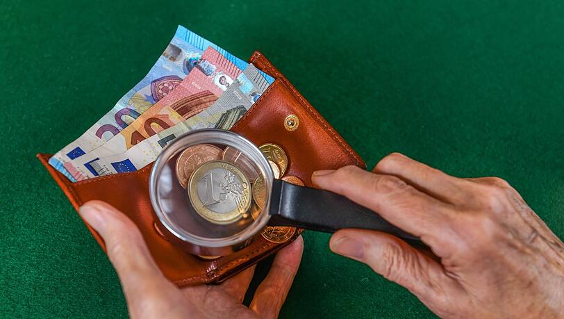 Viele Rentner können sich ihre Pflege nicht leisten. (Symbolfoto) Viele Rentner können sich ihre Pflege nicht leisten. (Symbolfoto)
