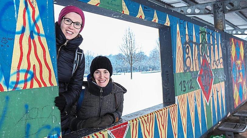 Ausblick in die Zukunft: Wenn das Projekt von Judith Fahrentholz (l.) und Silvia Gonzalez von Green City angenommen wird, gibt es weitere.