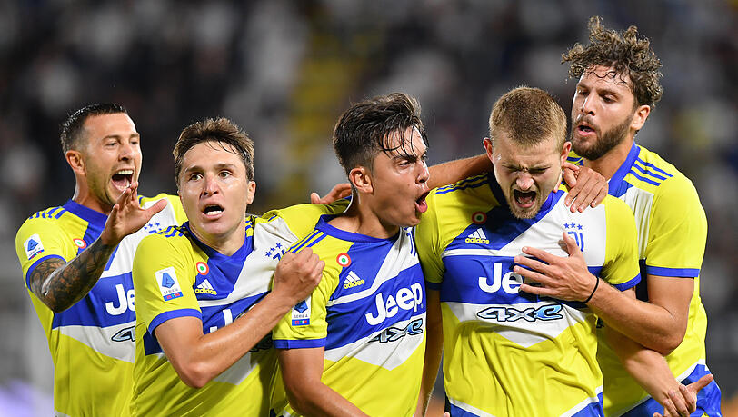 Bei Juventus auf der Verkaufsliste? Matthijs de Ligt (M.).