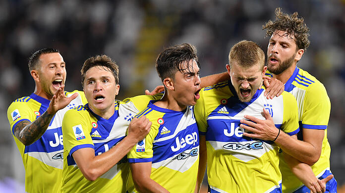 Bei Juventus auf der Verkaufsliste? Matthijs de Ligt (M.).