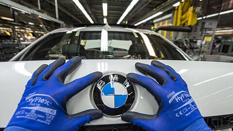 BMW bleibt weiterhin gewinnstärkster Autobauer der Welt. Foto: Armin Weigel/Archiv