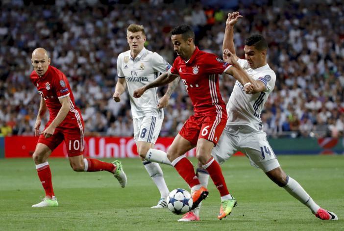 Thiago: Rutsche aus bei der Riesen-Gelegenheit, als er am Fünfmeterraum Marcelo anschoss (9.). Bewies Übersicht, aber einige Chip-Bälle waren zu künstlerisch. Note 3