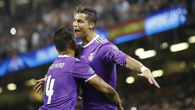 Doppelter Jubel: Die beiden Torschützen für Real Madrid - Cristiano Ronaldo (r) und Casimiro Doppelter Jubel: Die beiden Torschützen für Real Madrid - Cristiano Ronaldo (r) und Casimiro