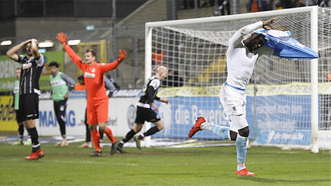 Schießt den TSV 1860 gegen den VfR Aalen zum Sieg: Prince Osei Owusu (re.).