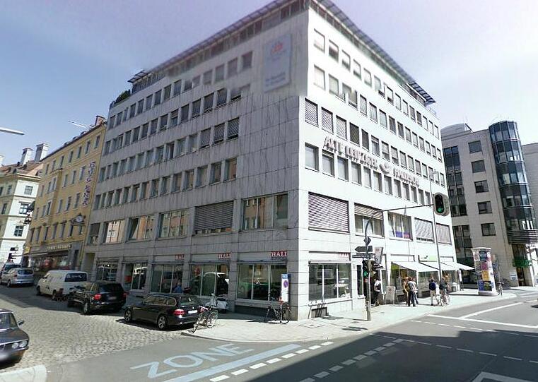 So sah der Vorgängerbau aus: Das Eckhaus an der Hermann-Sack-Straße im Juli 2008.