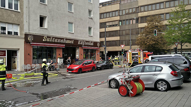Bilder vom Feuerwehreinsatz an der Ecke Bayerstraße/Hermann-Lingg-Straße.