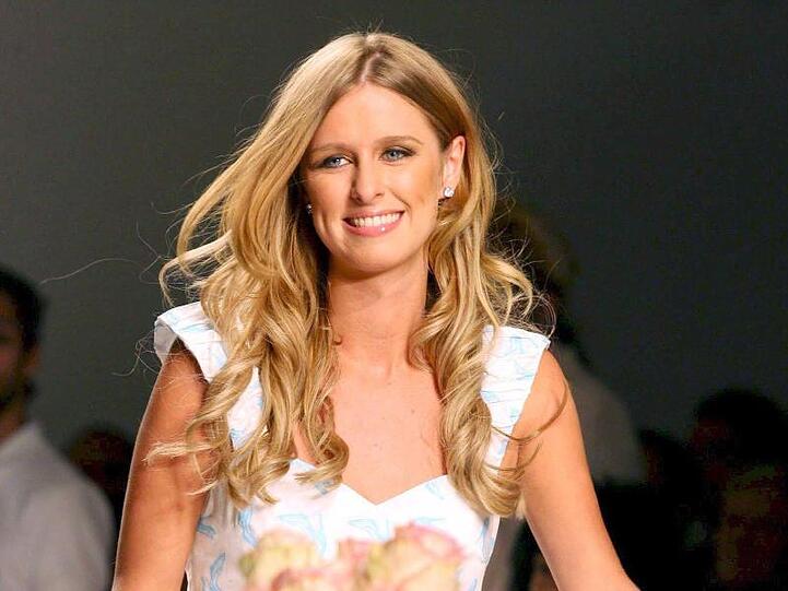 Model Nicky Hilton muss jetzt selbst putzen.