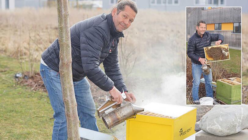 Markus Tietz ist Imker bei Bee Rent, einer Firma, die Bienen an Firmen vermietet. Markus Tietz ist Imker bei Bee Rent, einer Firma, die Bienen an Firmen vermietet.