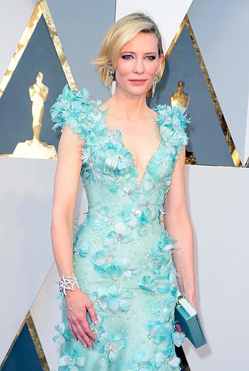 Glitzer und Stickereien geben den besonderen Touch - auf dem Teppich hat dieses Motto wohl kaum jemand so gekonnt umgesetzt wie die australische Schauspielerin Cate Blanchett. Mit ihrem pastellfarbenen Armani-Dress war sie die «Fee des Abends». Wow!