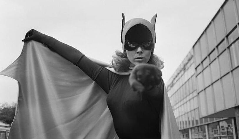 "Batgirl", in der TV-Serie einst gespielt von Yvonne Craig, soll doch noch in die Kinos kommen.