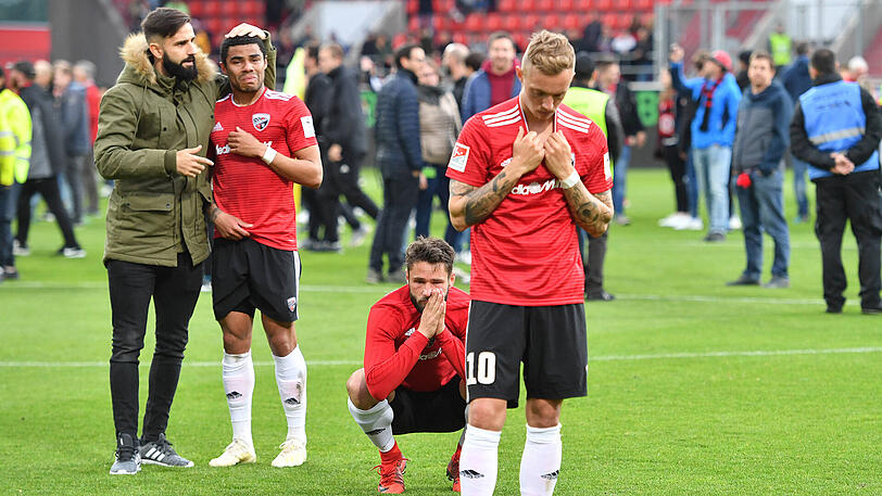 FC Ingolstadt, Absteiger 2. Liga: Die Suche nach einem Trainer dauerte nach dem Worst-Case-Szenario ewig. Aber: Der FCI hat mit Michael Henke einen erfahrenen Sportdirektor und mit Automobilbauer Audi einen potenten Sponsor, dem viel daran gelegen sein dürfte, den "Betriebsunfall" vergessen zu machen. AZ-Prognose: Aufstiegskandidat!