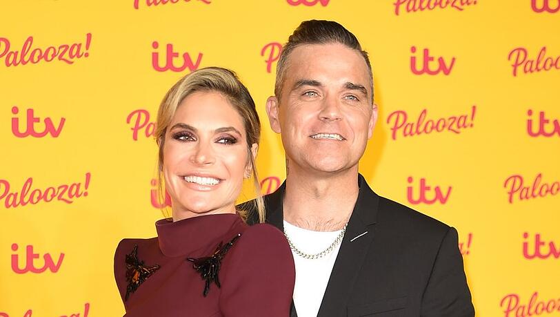 Von Ehefrau Ayda Field Williams gab es für den britischen Superstar Robbie Williams ein Ständchen zum 50. Geburtstag.