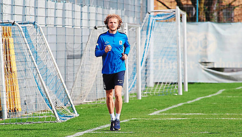 Läuft wieder, aber ob er gegen Freiburg aufläuft, ist weiter ungewiss: Sechzigs Kapitän Verlaat. Läuft wieder, aber ob er gegen Freiburg aufläuft, ist weiter ungewiss: Sechzigs Kapitän Verlaat.