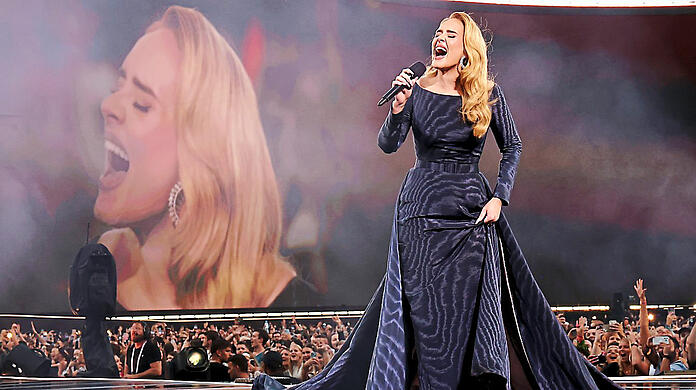 Bei ihrem letzten Auftritt in München verabschiedet sich Adele mit einer emotionalen Rede von ihren Fans.