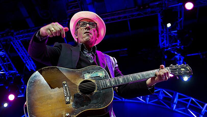 Der britische Musiker Elvis Costello. Der britische Musiker Elvis Costello.