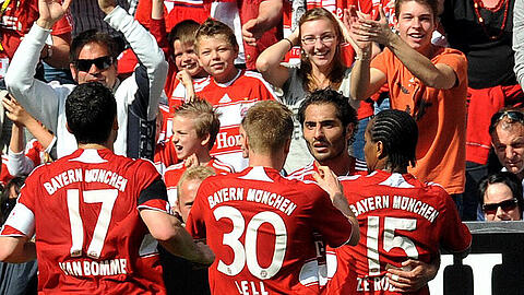 Jubelnde Bayern: Beim Heynckes-Debüt besiegten die Münchener Mönchengladbach mit 2:1
