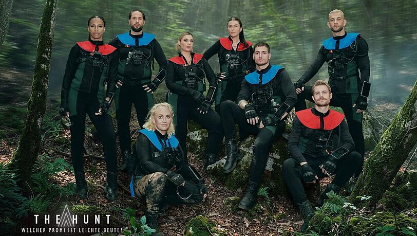 Der Cast der ersten Staffel von "The Hunt": Cecilia Asoro (v.l.), Maurice Dziwak, Caro Robens, Valentina Principessa, Gloria Glumac, Max Bornmann, Aaron K&ouml;nigs und Serkan Yavuz.