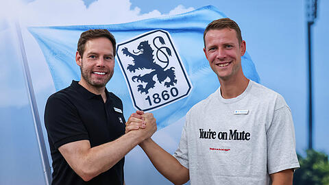Neuzugang aus Kiel: Thomas Dähne (r.) mit Sechzigs Geschäftsführer Dr. Christian Werner.