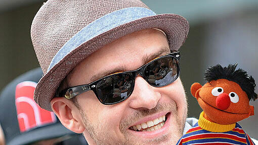 Als Schauspieler ist Justin Timberlake daran gewöhnt, in unterschiedliche Rollen zu schlüpfen. Da darfs auch mal eine Comic-Figur wie Ernie von der Sesamstraße sein. Als Schauspieler ist Justin Timberlake daran gewöhnt, in unterschiedliche Rollen zu schlüpfen. Da darfs auch mal eine Comic-Figur wie Ernie von der Sesamstraße sein.