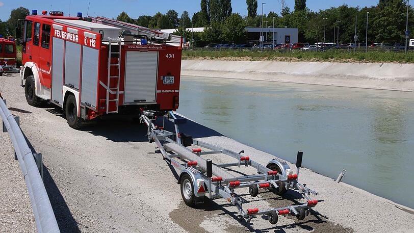 Mit Hubschrauber und Booten wurde nach der Frau gesucht.