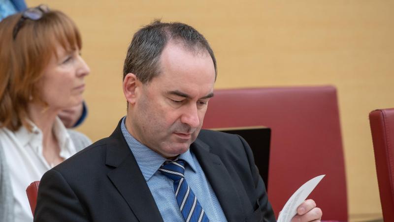 Wirtschaftsminister Hubert Aiwanger im Landtag. Foto: Peter Kneffel/Archivbild Wirtschaftsminister Hubert Aiwanger im Landtag. Foto: Peter Kneffel/Archivbild