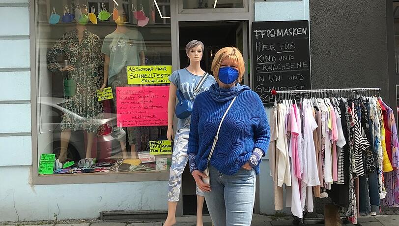 "Tolle Idee", findet auch Monika Wofinger vom Modeladen Parita nahe dem Schwabinger Kurfürstenplatz. "Der Parkplatz wird zum Fashionlaufsteg, die Damen probieren meine Kleider hinterm Paravent und die Herren trinken im Weinladen nebenan ein Glaserl und schauen zu." "Tolle Idee", findet auch Monika Wofinger vom Modeladen Parita nahe dem Schwabinger Kurfürstenplatz. "Der Parkplatz wird zum Fashionlaufsteg, die Damen probieren meine Kleider hinterm Paravent und die Herren trinken im Weinladen nebenan ein Glaserl und schauen zu."